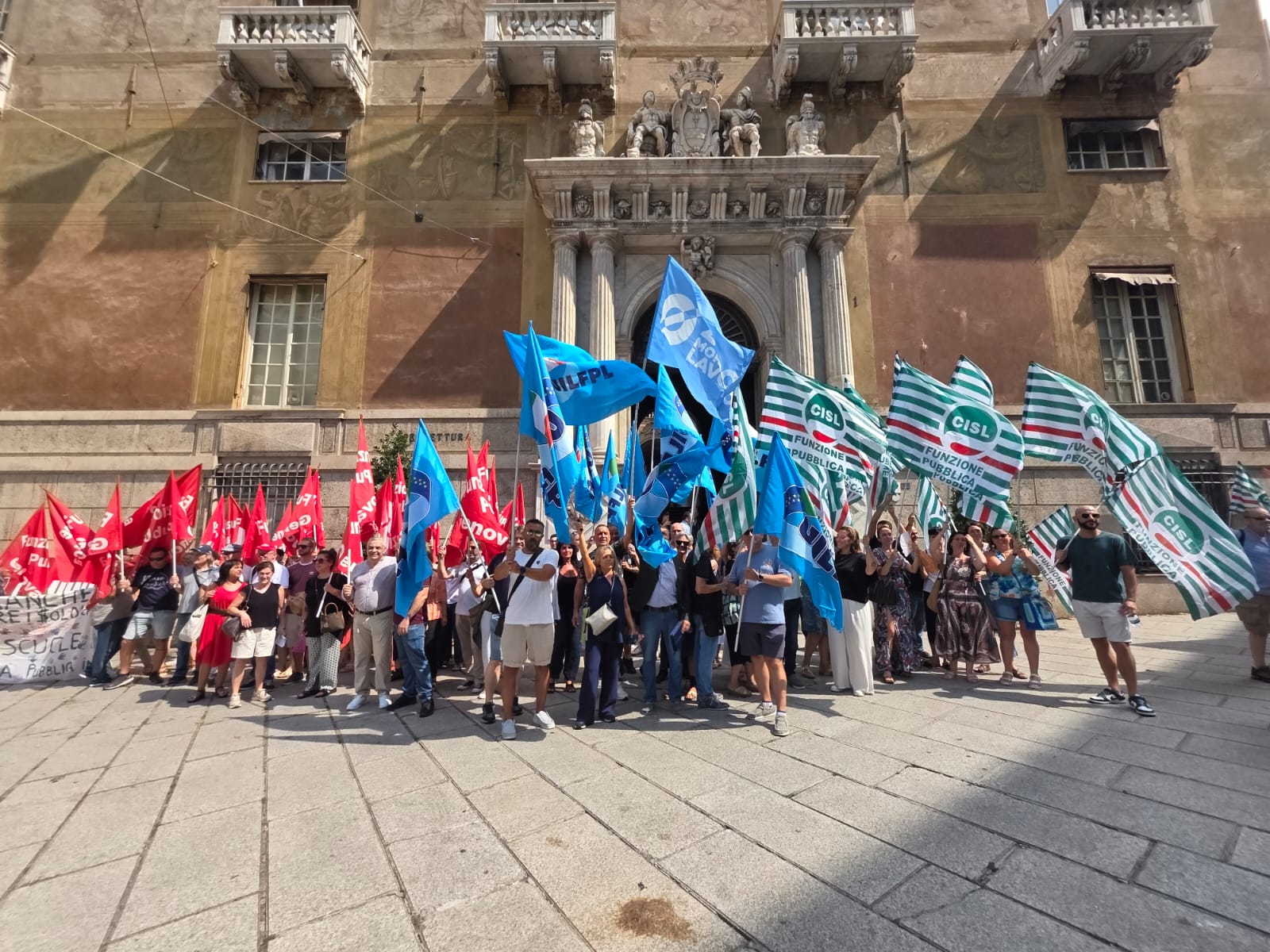 Comune di Genova, stato di agitazione: “Servizi in sofferenza, entro il 2028 mancheranno 570 unità”