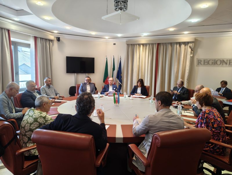 In Regione l'incontro sindacale su formazione, caporalato, previdenza complementare: Cgil Liguria “priorità a sviluppo e occupazione di qualità e legalità”
