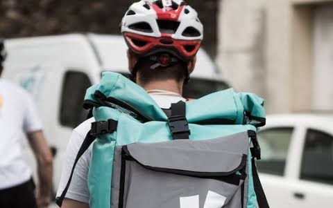 Rider Genova: Cgil Cisl Uil "la Giunta non coinvolge il sindacato e finisce per fare propaganda con misure inefficaci e potenzialmente dannose per i lavoratori"