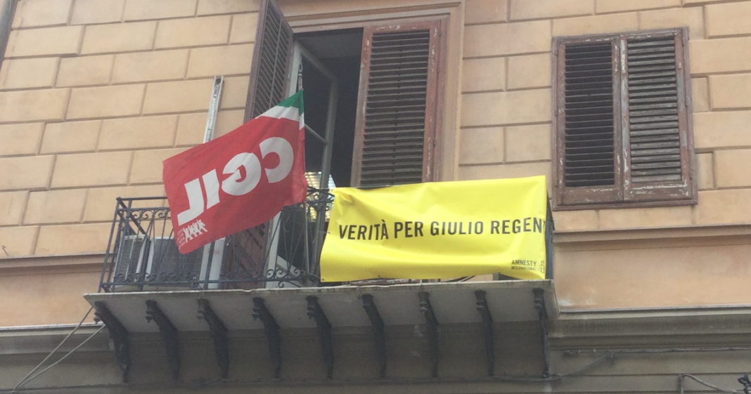 striscione giulio regeni