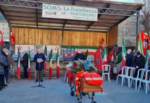 L’ultimo saluto al compagno Cleto