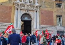 volantinaggio prefettura genova
