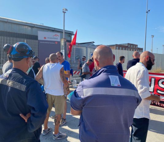 Acciaierie d’Italia: iniziato lo sciopero, mentre in fabbrica continuano gli incidenti acciaierie d'italia
