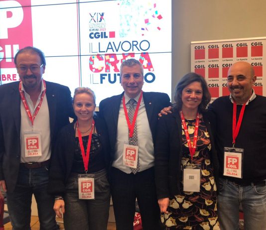 Daniele Lombardo confermato Segretario della Funzione Pubblica Cgil La Spezia Al centro Daniele Lombardo