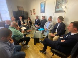 Aurelia Bis, Feneal Uil, Filca Cisl e Fillea Cgil: “Ci sono due aziende pronte a subentrare a ICI: adesso tocca al tribunale di Roma. Il nuovo soggetto potrebbe prendere possesso del cantiere a inizio 2026. C’è stata assicurata salvaguardia della clausola occupazionale”