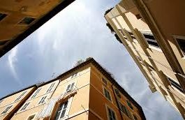 Diritto alla casa: protesta degli studenti davanti ad Aliseo giovedì 28 maggio ore 10.30 (via San Vincenzo 4) Genova