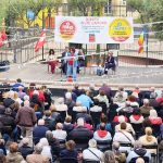 Al via la raccolta firme per le proposte di legge su sanità e appalti. Maurizio Landini firma a Genova
