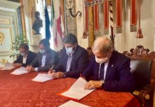 Cgil Cisl Uil Genova hanno firmato il Patto per lo sviluppo e il lavoro con il Comune di Genova firma patto per il lavoro