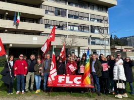 8 Marzo, sciopero della Flc Cgil. Presidio alla panchina rossa del 2 Giugno