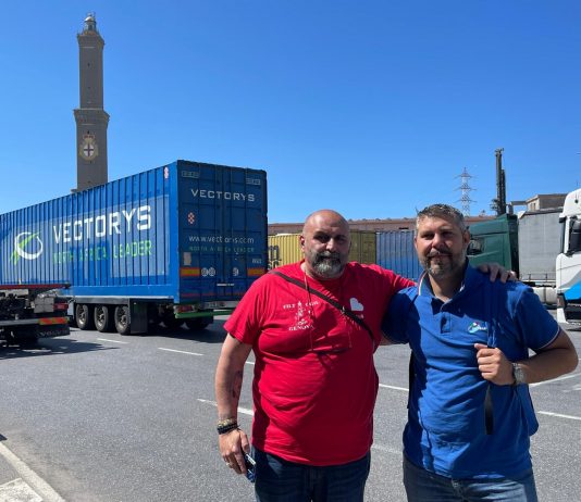 Gli autisti hanno bisogno di riposo: oggi al varco San Benigno del Porto di Genova il presidio per la giornata europea contro la stanchezza degli autisti