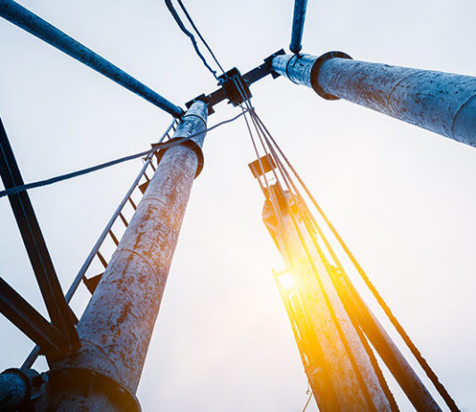 Aree di crisi industriale non complessa: CGIL CISL UIL LIGURIA e CONFINDUSTRIA chiedono incontro a Toti gru