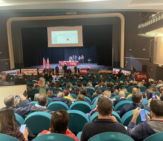 Convegno Cgil “uscire dalla crisi orientando lo sviluppo verso il lavoro di qualità, la lotta alla precarietà e alla povertà” foto convegno 8 novembre